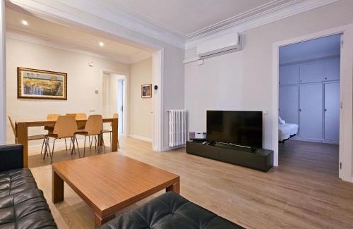 Sant Gervasi – la Bonanova Apartamento | Classbedroom Park Güell Apartment