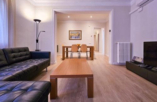 Sant Gervasi – la Bonanova Apartamento | Classbedroom Park Güell Apartment