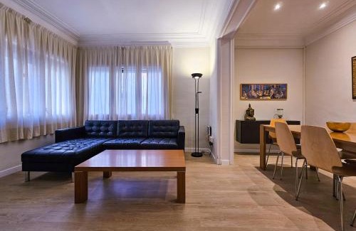 Sant Gervasi – la Bonanova Apartamento | Classbedroom Park Güell Apartment