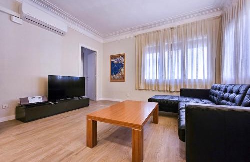 Sant Gervasi – la Bonanova Apartamento | Classbedroom Park Güell Apartment