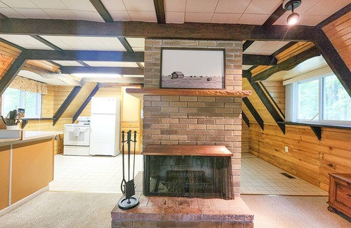 Sears Cabina | Classic A-Frame | River, Fireplace, Kayaks & Tubes