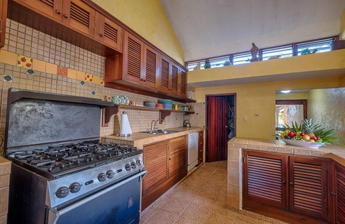 Akumal Casa | Classic Akumal villa located on Yal Ku Lagoon, pool, AC and more!