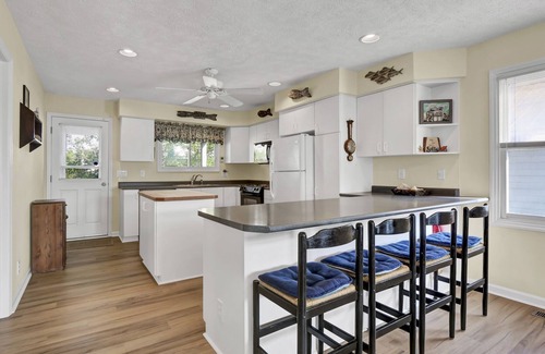 Wrightsville Beach Cabaña | Classic beach cottage on beautiful Wrightsville Beach. 4 Bedrooms, 3 Baths