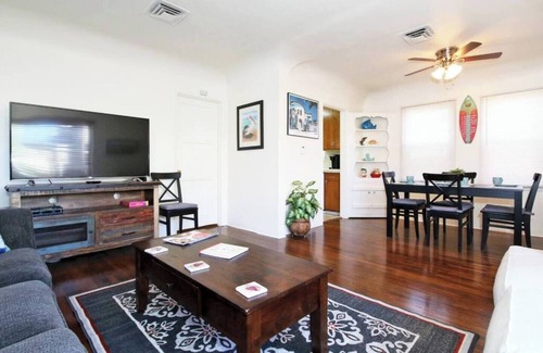 Central Mission Beach Cabaña | Classic Beach Cottage Steps to Sand + A/C & Garage