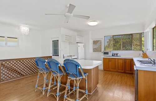 Pottsville Casa | Classic Beach House on Surfside - Pet Friendly