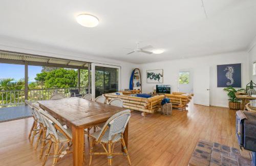 Pottsville Casa | Classic Beach House on Surfside - Pet Friendly