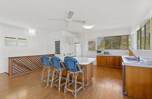 Pottsville Casa | Classic Beach House on Surfside - Pet Friendly