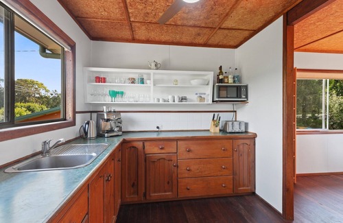 Amity Point Casa | Classic Beach Shack in a Quiet Bush Dune Setting