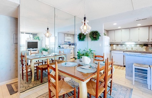 North Ocean City Casa | Classic beachfront condo with pools, beach bar, tennis & AC