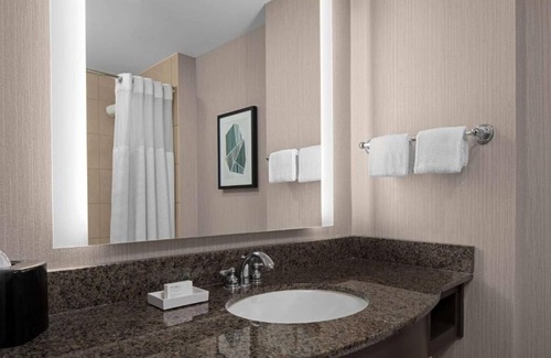Bethesda Hotel | Classic Bethesda Stay Pet Friendly With Metro And DC Access Nearby - 2 Units