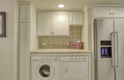 Downtown Condominio | Classic California Oceanfront Living