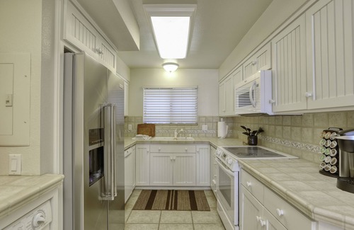 Downtown Condominio | Classic California Oceanfront Living
