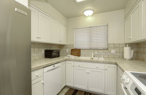 Downtown Condominio | Classic California Oceanfront Living