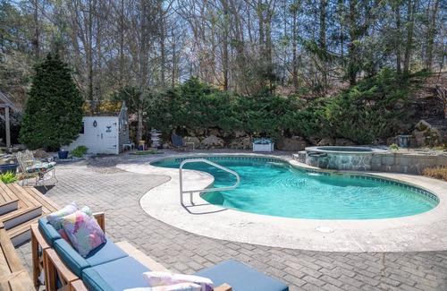East Sandwich Casa | Classic Cape Cod Retreat with Amazing Backyard Amenities - why leave?