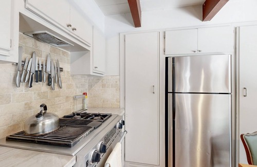 Sunnyside Casa | Classic chalet w/hot tub, boat launch & Gas grill