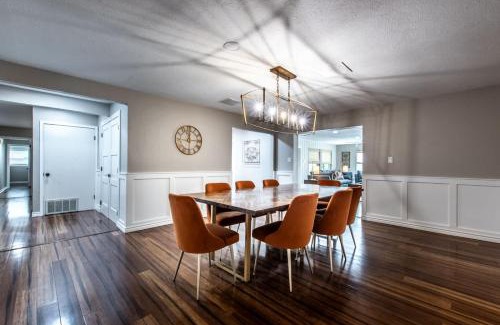 Bay Area Casa | Classic Coastal Getaway Sleeps 34 - 2 Homes 2 Pools