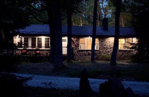 Lion's Head Casa | Classic-country Getaway W Hot Tub & Ev Charger