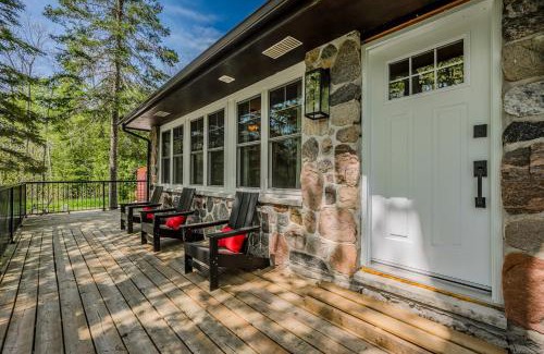 Lion's Head Casa | Classic-country Getaway W Hot Tub & Ev Charger