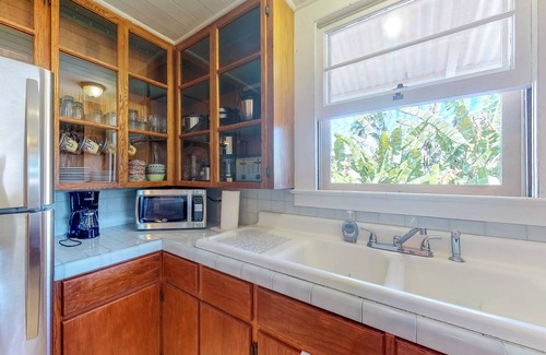 Papaikou Casa | Casa de campo con W / D, WiFi, pisos de madera. Cerca de Hilo y 4 Mile Scenic Drive
