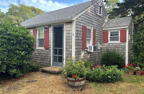 Eastham Casa | Classic, cozy Cape Cod Cottage