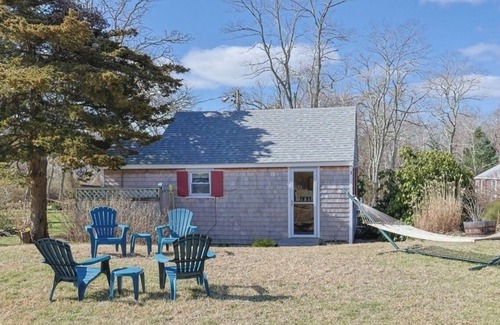 Eastham Casa | Classic, cozy Cape Cod Cottage