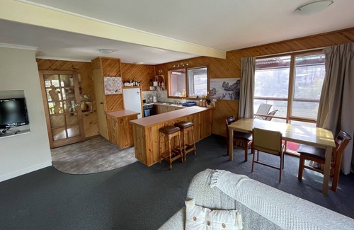 Huon Valley Casa | Classic family beach house, Verona Sands!