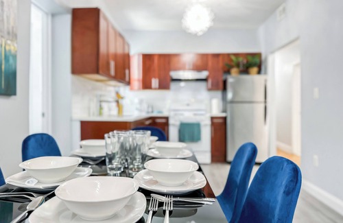 Crown Heights Casa | Classic Five Bedroom 2 Minutes To Train