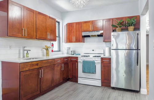 Crown Heights Casa | Classic Five Bedroom 2 Minutes To Train