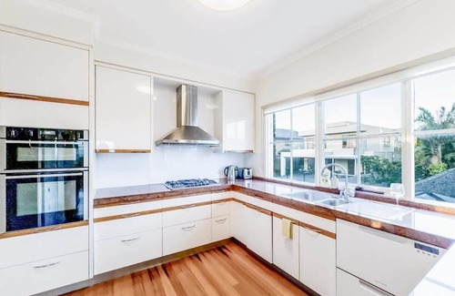 Hampton Casa | Classic Hampton Retreat * Bayview *Sandy Beach