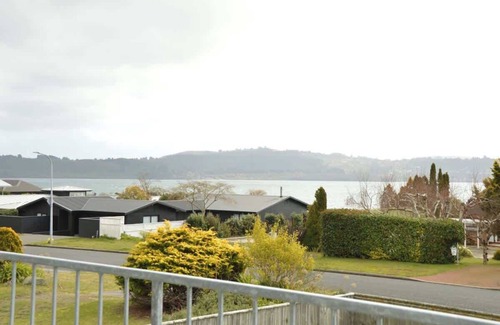 Wharewaka Casa | Wharewaka · Classic holiday spot, memories at Wharewaka Beach