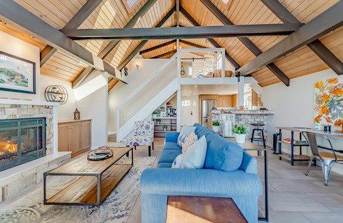 Trinidad Casa | Casa remodelada con vista al mar y a pocos pasos de parques y playas.