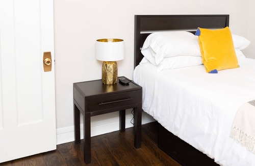 Kenwood Apartamento | Classic HP 1BR with Fast Transit to UChicago & DT by Zen Rentals