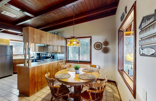 Kingsland Casa | Classic Lakefront Cottage w/ Private Dock, Lovely Lake View, Backyard & WiFi