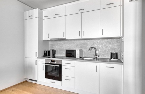 Erdberg Apartamento | Classic Landstraße 1BR w/ Pool & DM, nr U3 Erdberg, by Blueground
