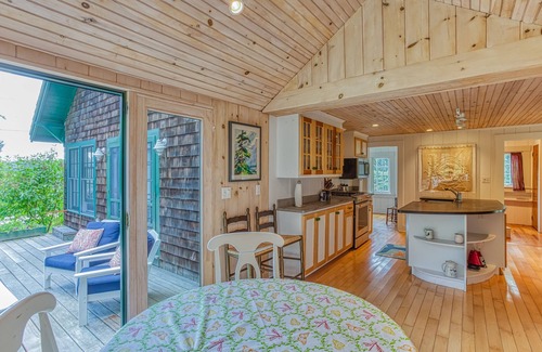Boothbay Harbor Cabaña | Maine Cottage clásico con vista al mar