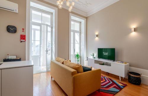 Centro / Baixa Apartamento | Classic Meets Modern – Downtown Balcony Retreat