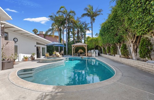 Huntington Beach Casa | Classic Mid-Century Home-Huntington Harbour Marina