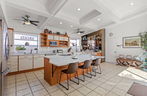 Huntington Beach Casa | Classic Mid-Century Home-Huntington Harbour Marina