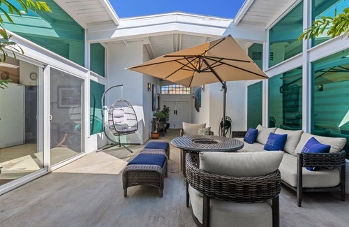 Huntington Beach Casa | Classic Mid-Century Home-Huntington Harbour Marina