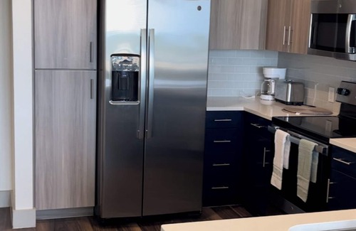 Addison Apartamento | Classic Modern Apartment Well Equipped, Fitness Room,Pool & Free Parking