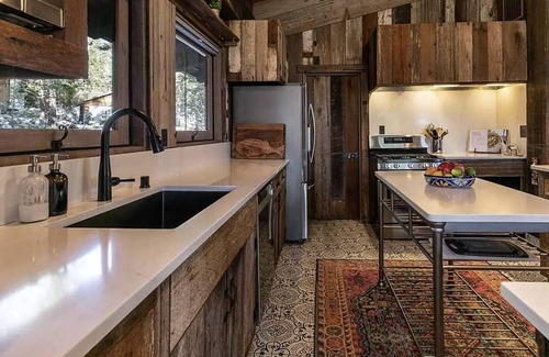 Olympic Valley Cabina | Classic Olympic Valley Cabin