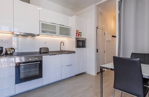 Alfama Apartamento | Classic Topfloor Apartment by LovelyStay