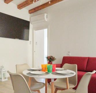 Santa Croce Casa | Classic Venice House 2