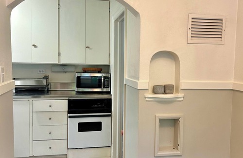 University District Apartamento | Classic Victorian-Carriage House