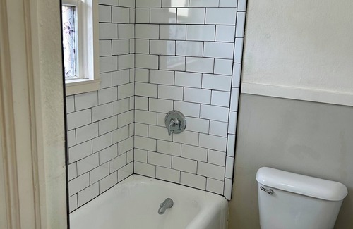 University District Apartamento | Classic Victorian-Carriage House
