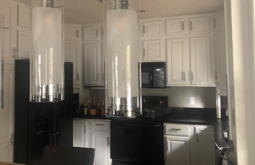 East Bloomington Casa | classic whole home with fireplace near airport mall of America