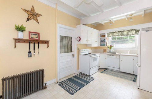 Laconia Casa | Classic Winnipesaukee Lake House