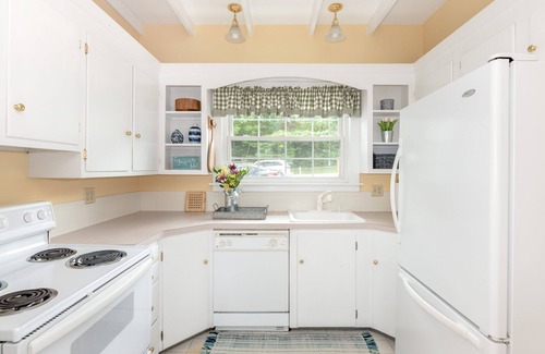 Laconia Casa | Classic Winnipesaukee Lake House