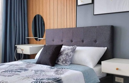Las Pinas Condominio | Classy 2 BR Condo Unit @ South Residences