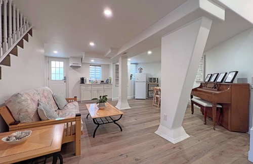 Millbrae Casa | Classy 2B2B Ground Unit w/ AC, Deck and Private Baths near Millbrae Downtown 610